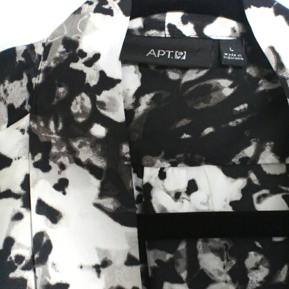 Apt. 9 ladies blouse size large black and white - Picture 6 of 6
